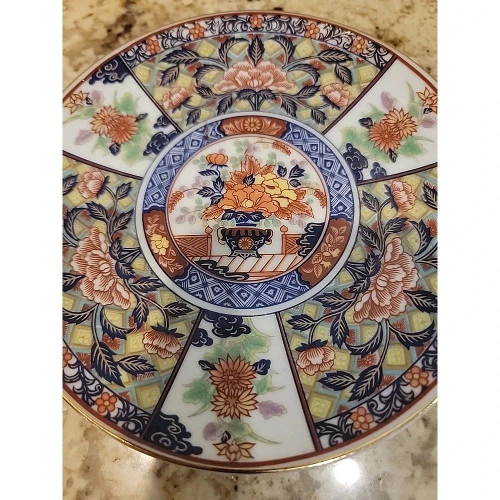 19th Century Japanese Imari Hand Painted Gold Gilded Colorful 6 & 1/4